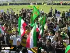 زنجیره انسانی دانش آموزان و دانشجویان پیرامون نیروگاه اتمی بوشهر